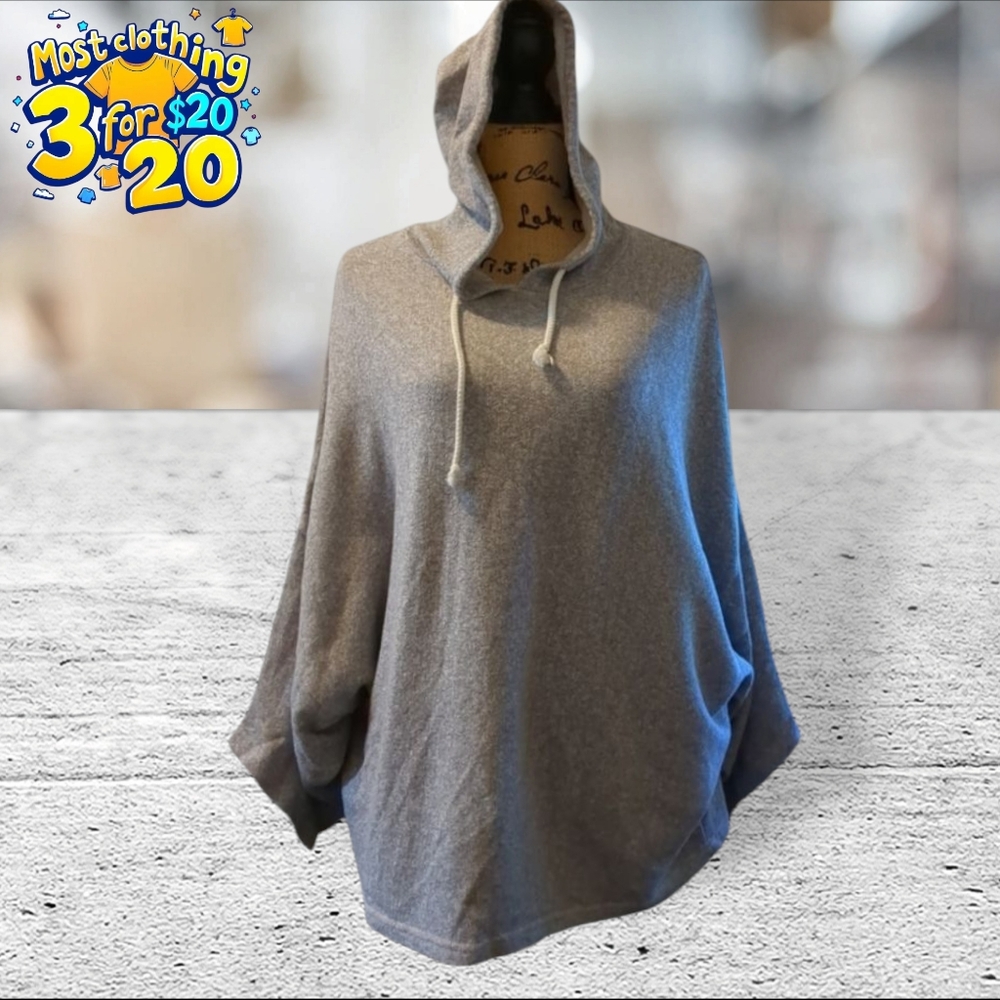 Colorfast apparel laced hoodie top size L